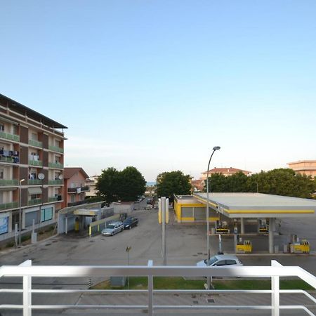 Onda Chiara B&B Porto SantʼElpidio Buitenkant foto